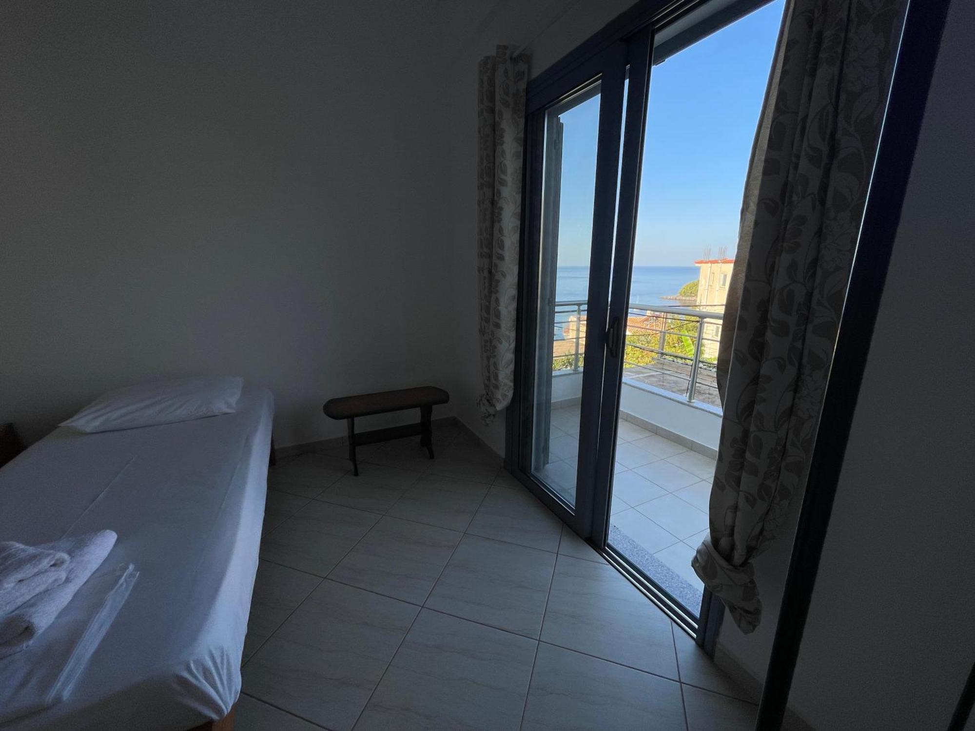 Tasos Rooms Himare Luaran gambar