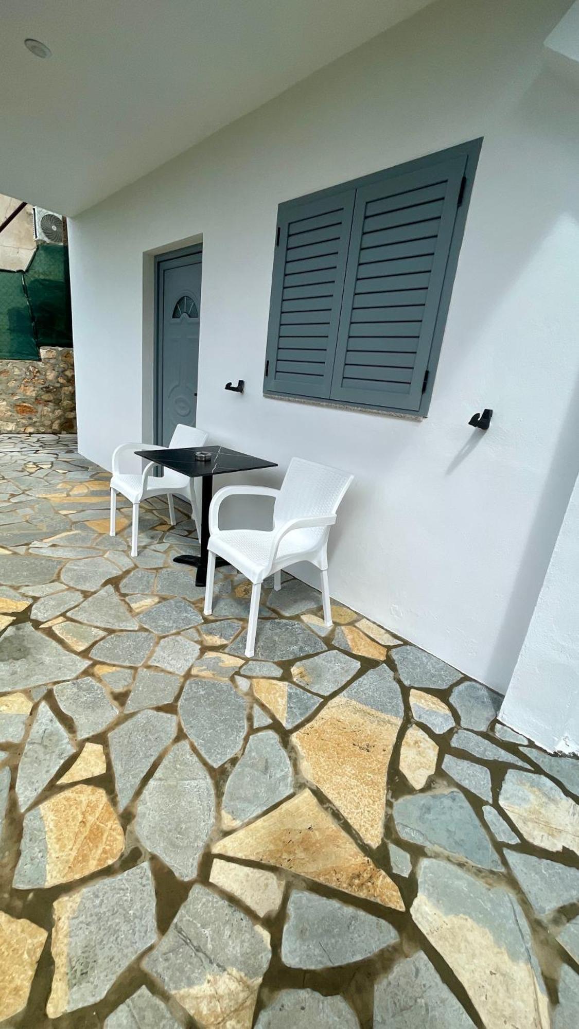 Tasos Rooms Himare Luaran gambar