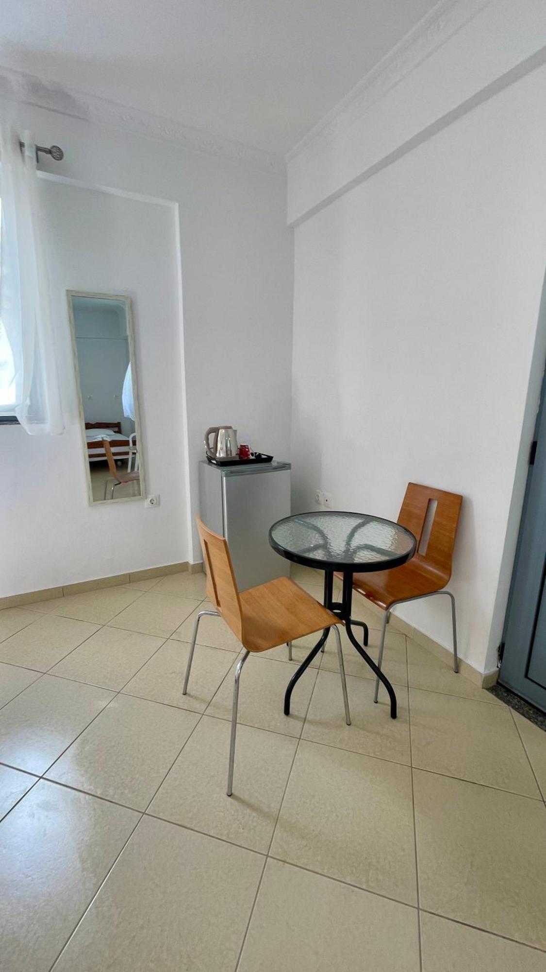 Tasos Rooms Himare Luaran gambar
