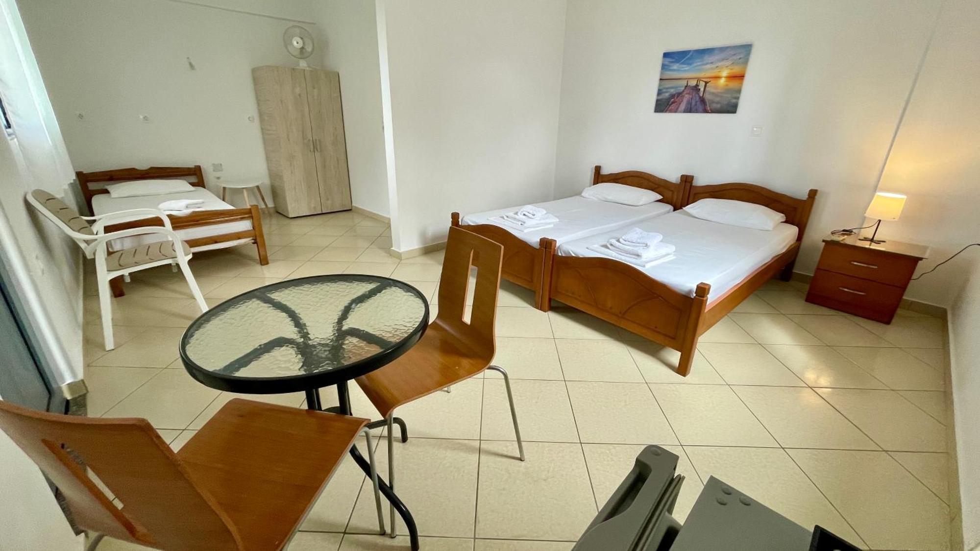Tasos Rooms Himare Luaran gambar