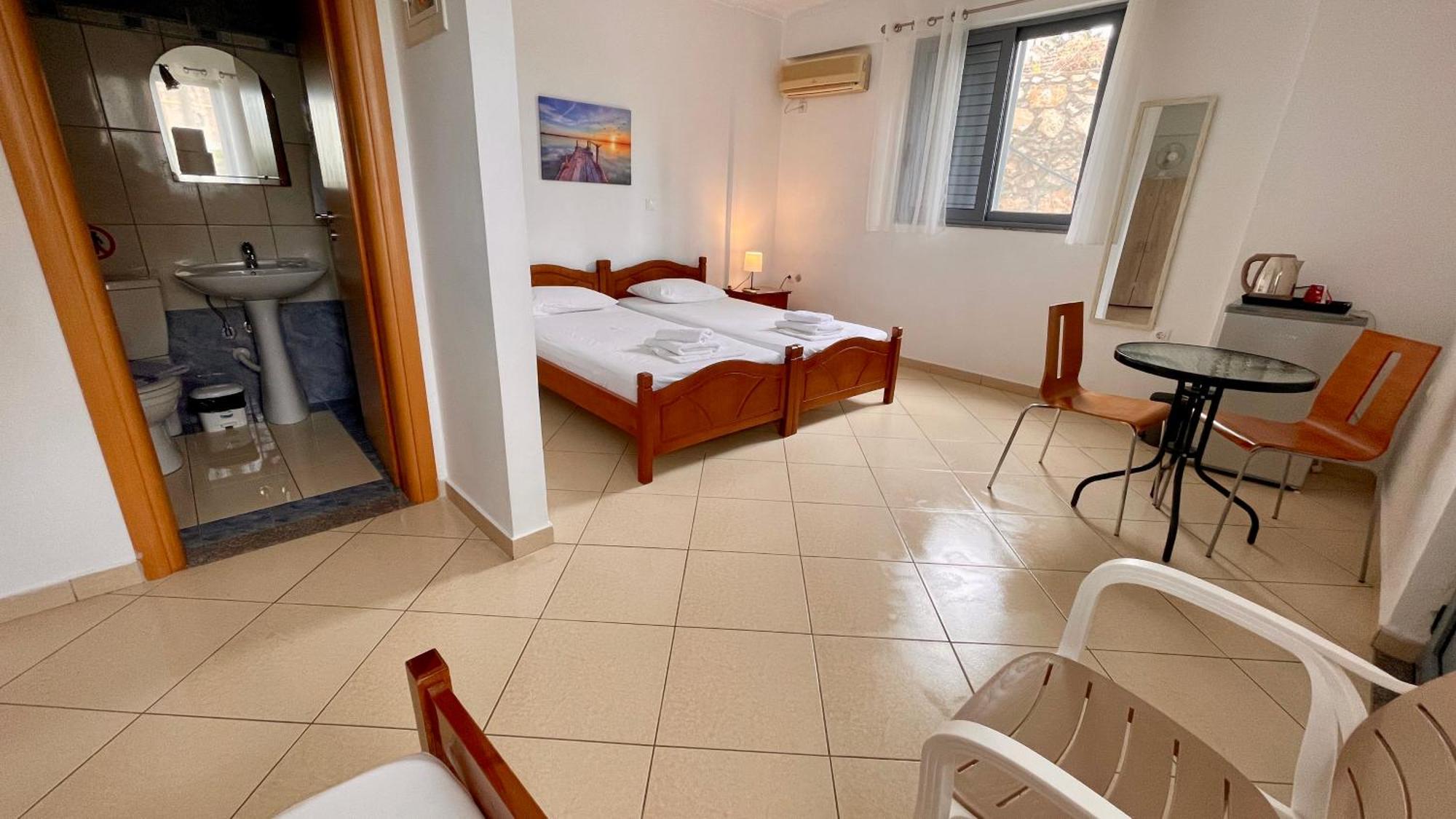 Tasos Rooms Himare Luaran gambar