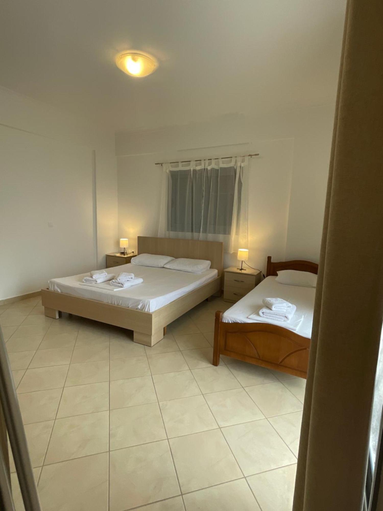 Tasos Rooms Himare Luaran gambar