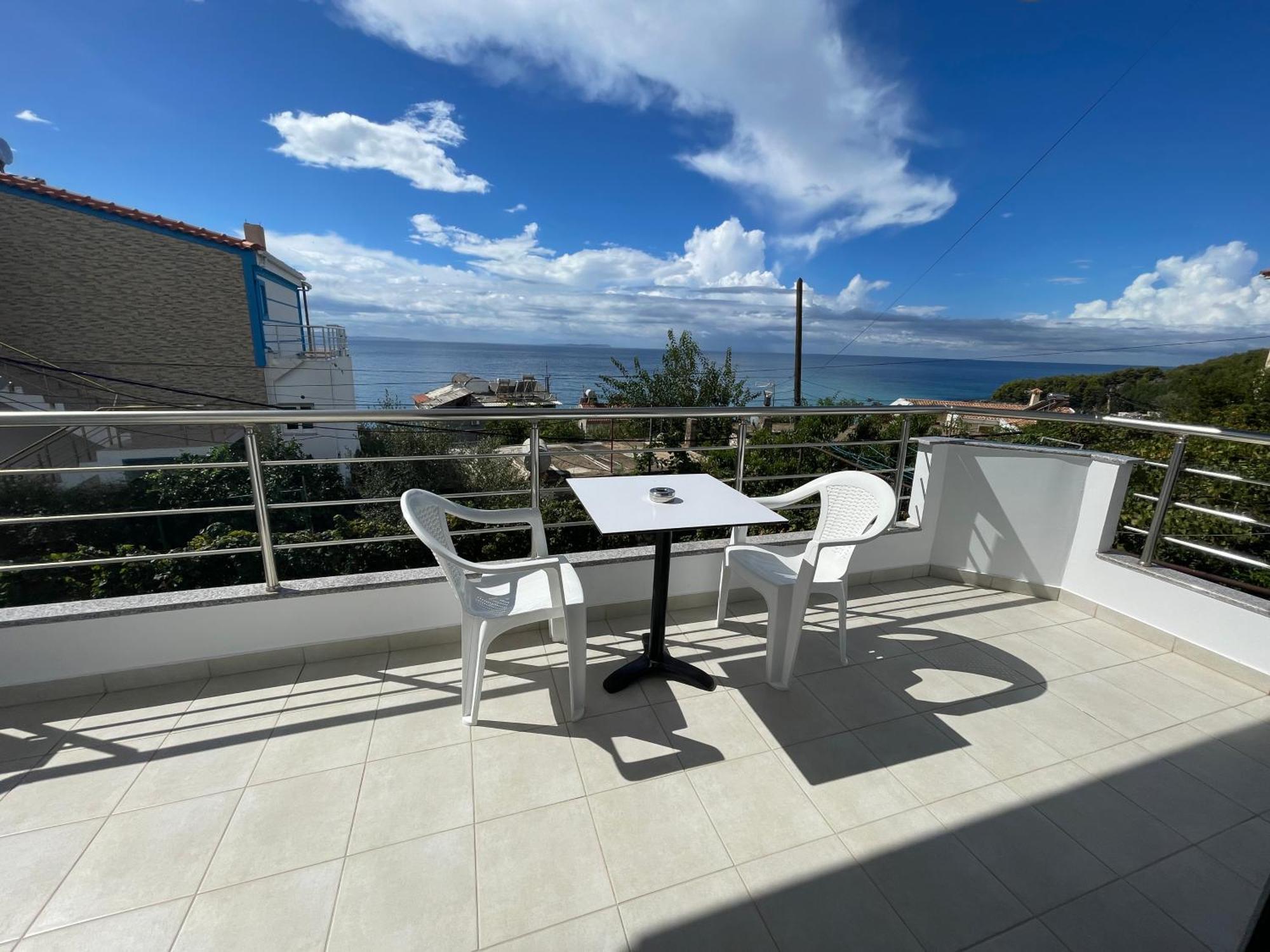 Tasos Rooms Himare Luaran gambar